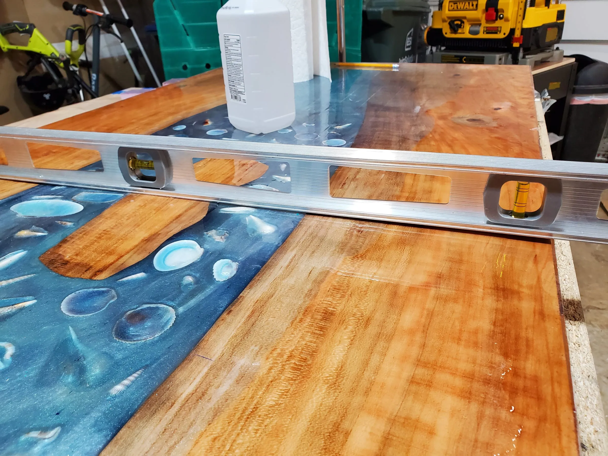 Coffee River Table — Checking level before the next pour