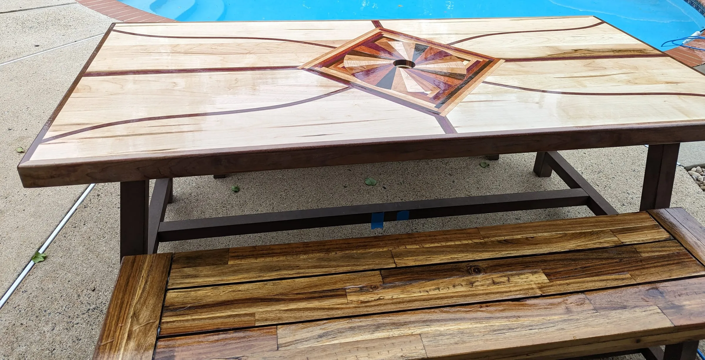 The Starburst Picnic Table — Table and bench from the long side