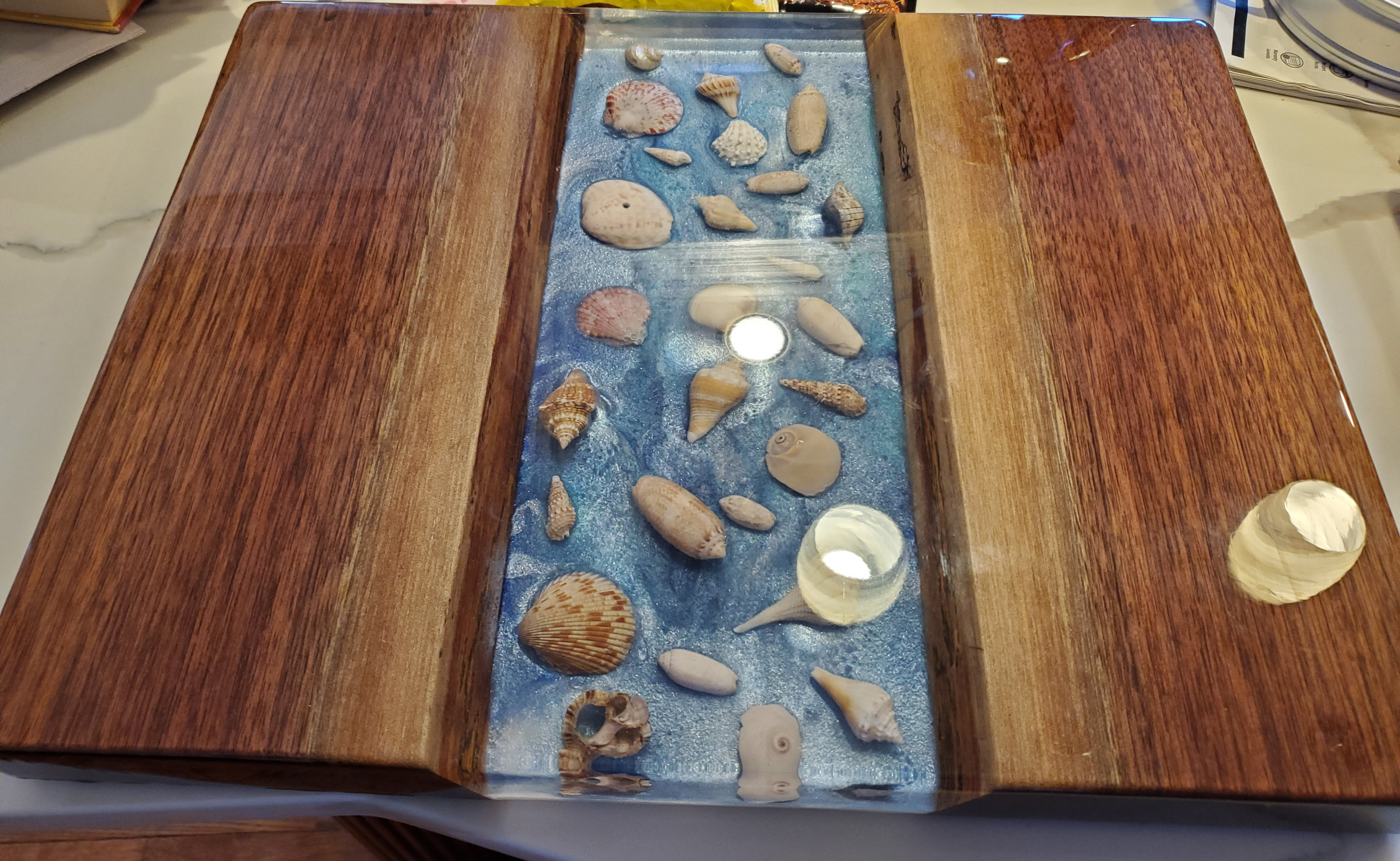 River shell tray
